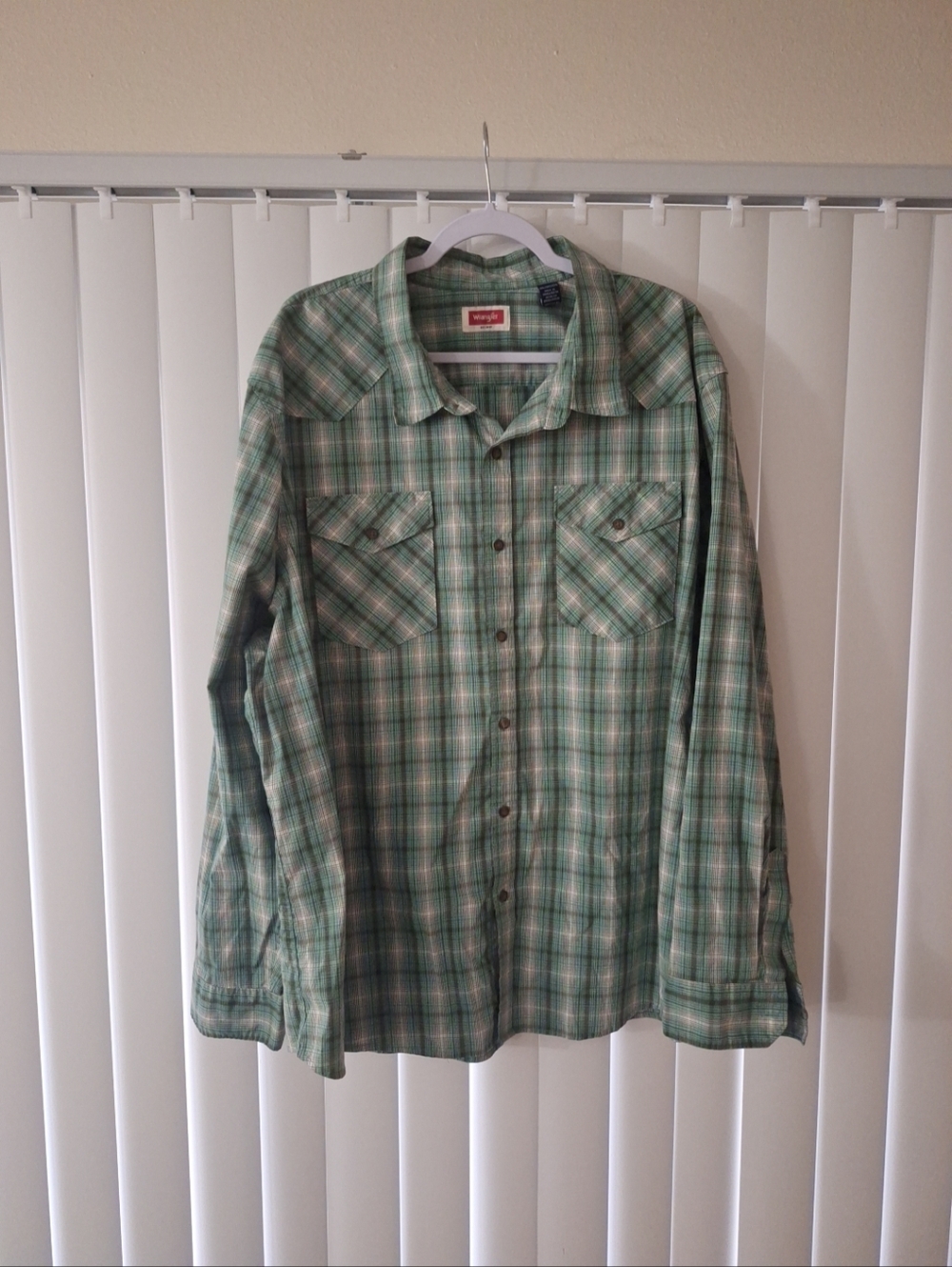 Wrangler Green Plaid Button Front Long Sleeve Shirt
